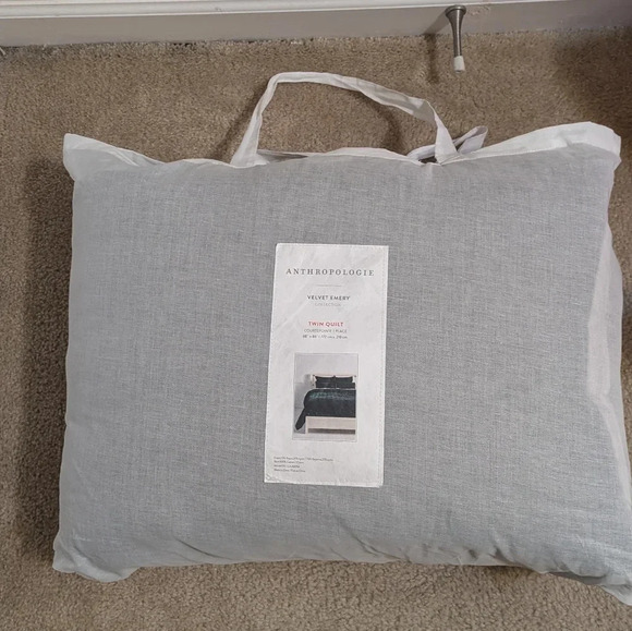 NWT Anthropologie Velvet Emery Quilt Twin size - Picture 8 of 9